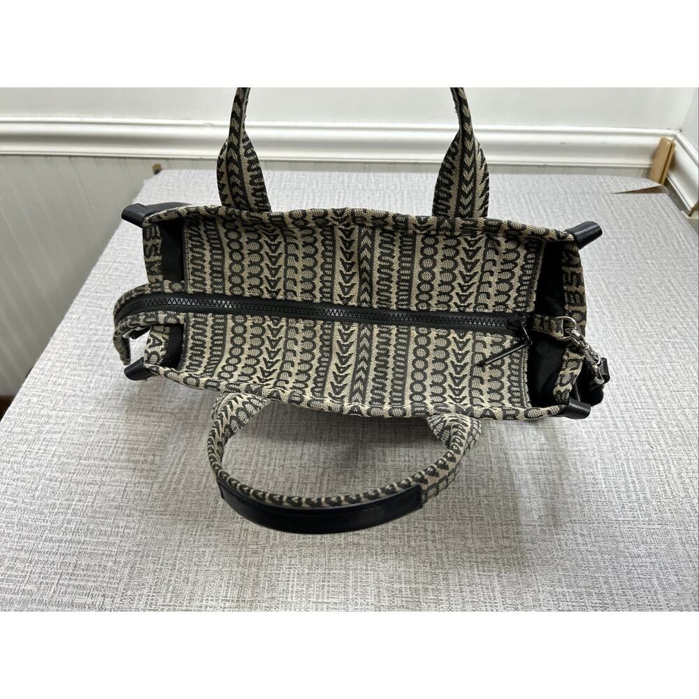 Marc Jacobs Medium Jacquard - The Tote Bag -Beige Black Woven Crossbody Logo - Picture 5 of 10